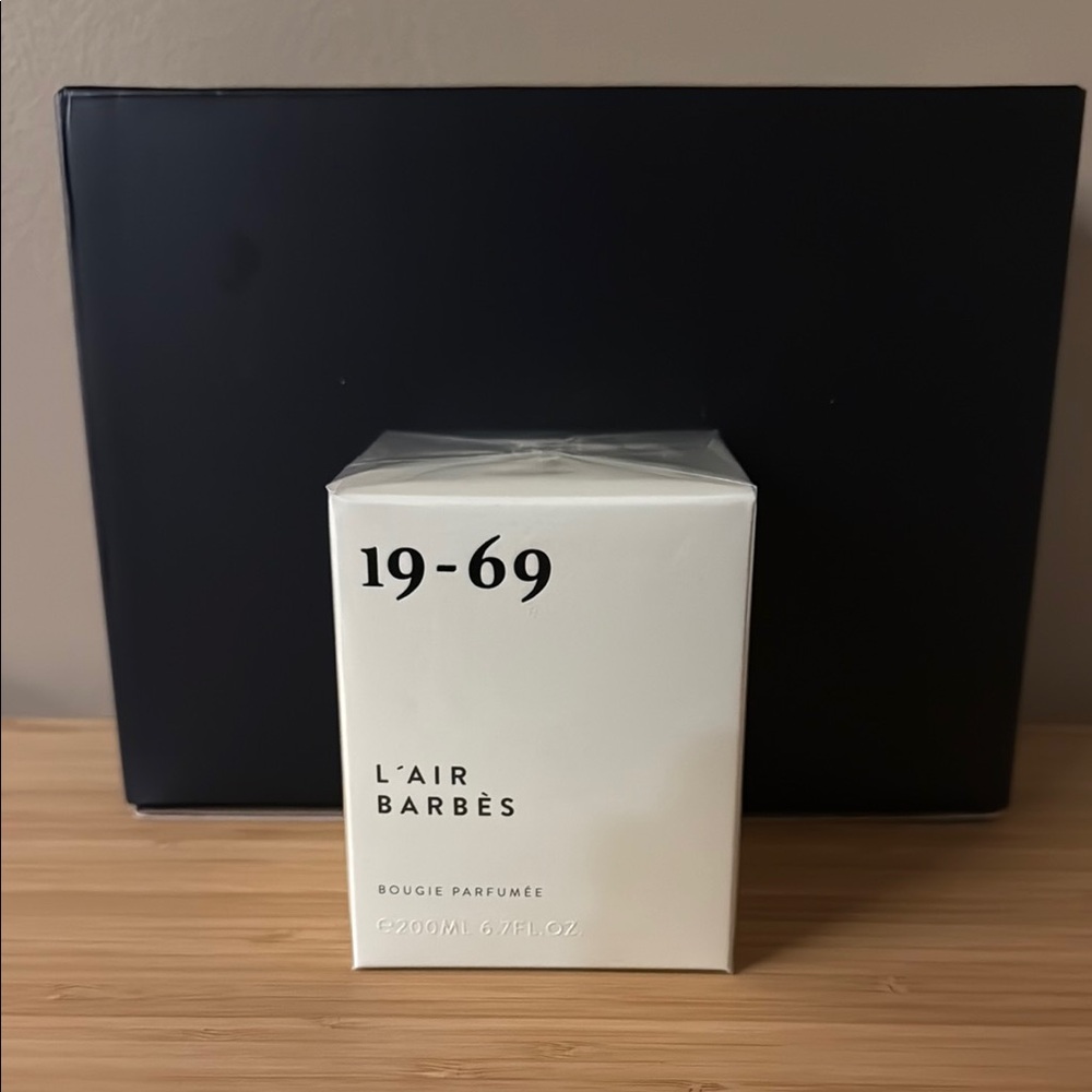 19-69 L'Air Barbes Scented Candle